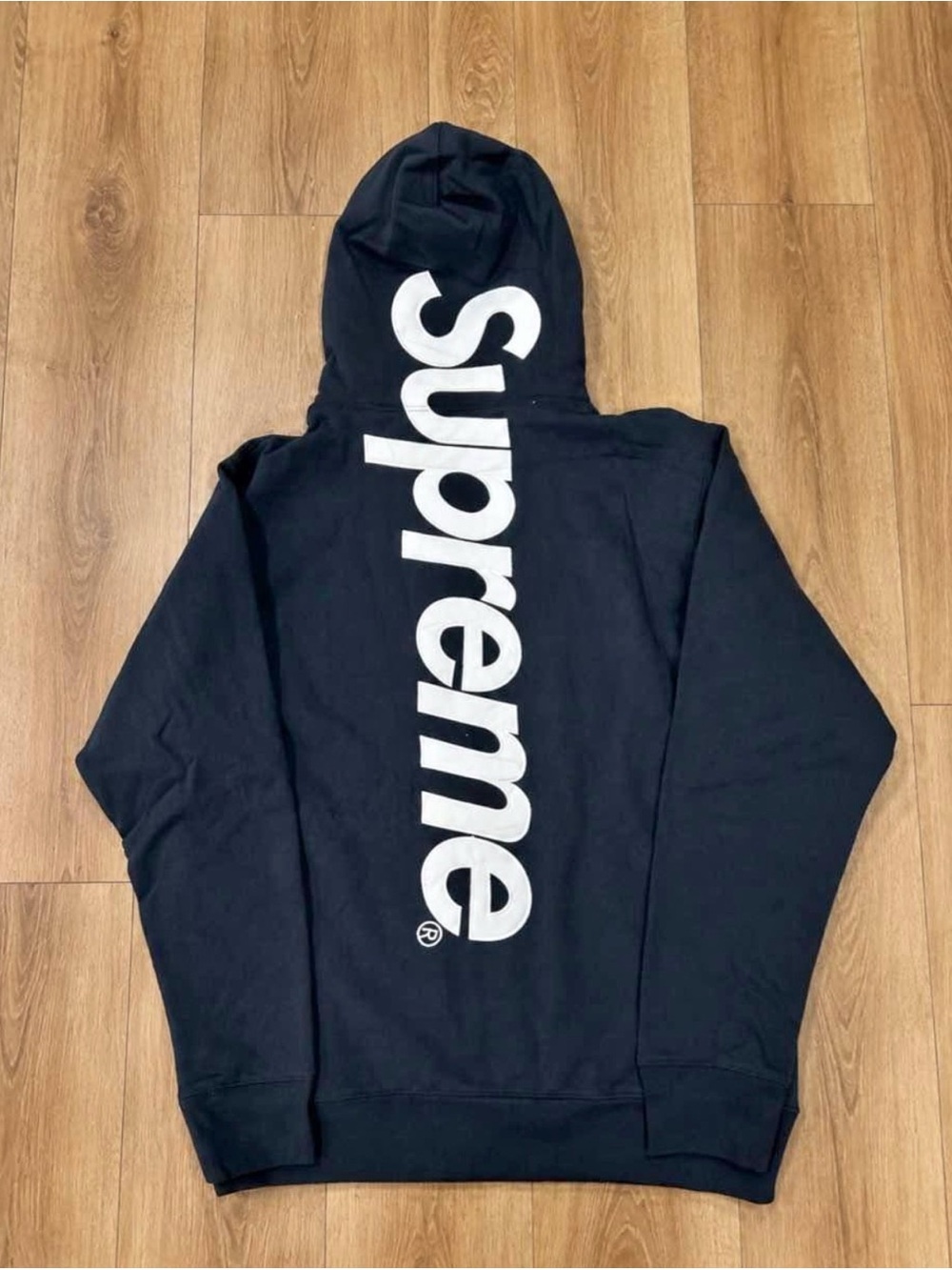 Supreme Satin Appliqué Hooded
Sweatshirt Black